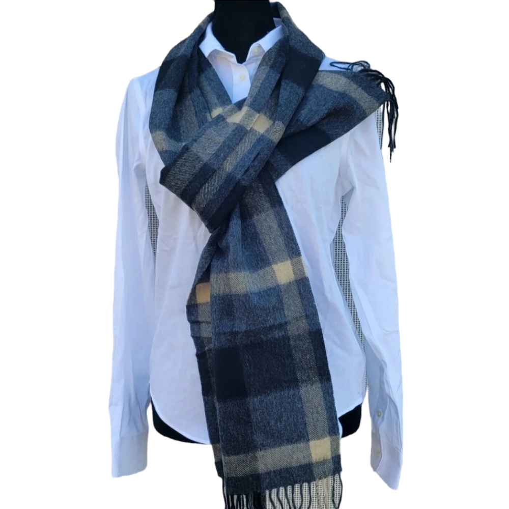 Clubroom 100% Cashmere Scarf.  New With Tags $120. Unisex.